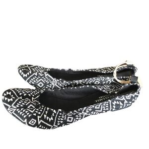 AMERICAN EAGLES OUTFITTERS Flats